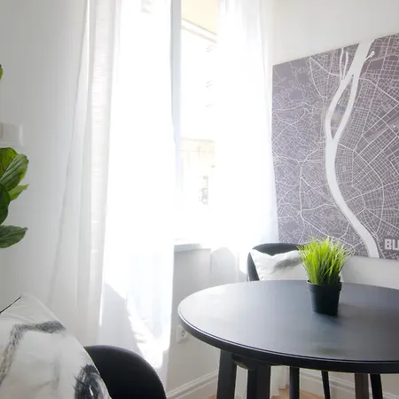Standard Apartment By Hi5 - Regiposta * Budapest