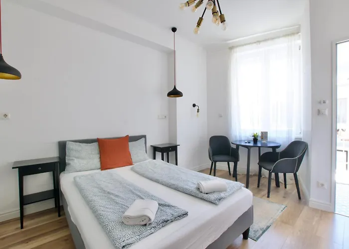 Standard By Hi5 - Regiposta Budapest