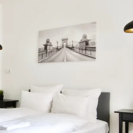 Standard By Hi5 - Regiposta Budapest