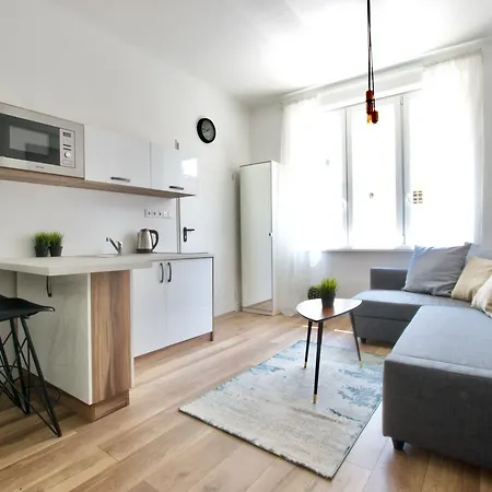 Standard By Hi5 - Regiposta